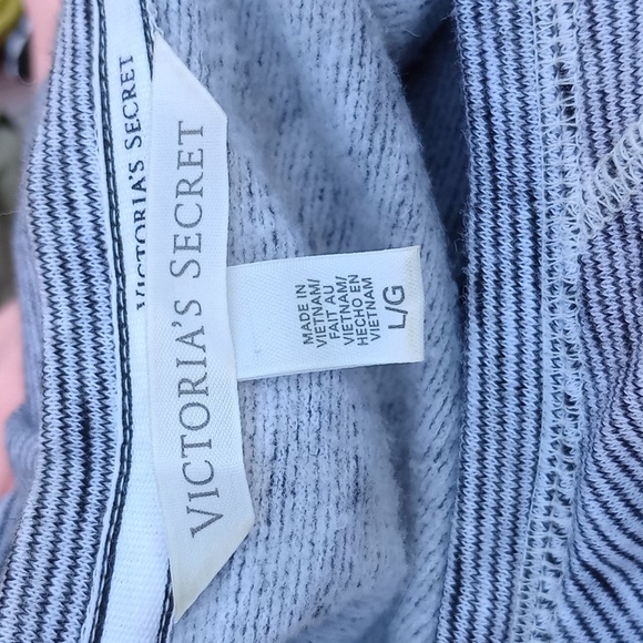 Victoria's Secret long sleeve - Picture 5 of 5